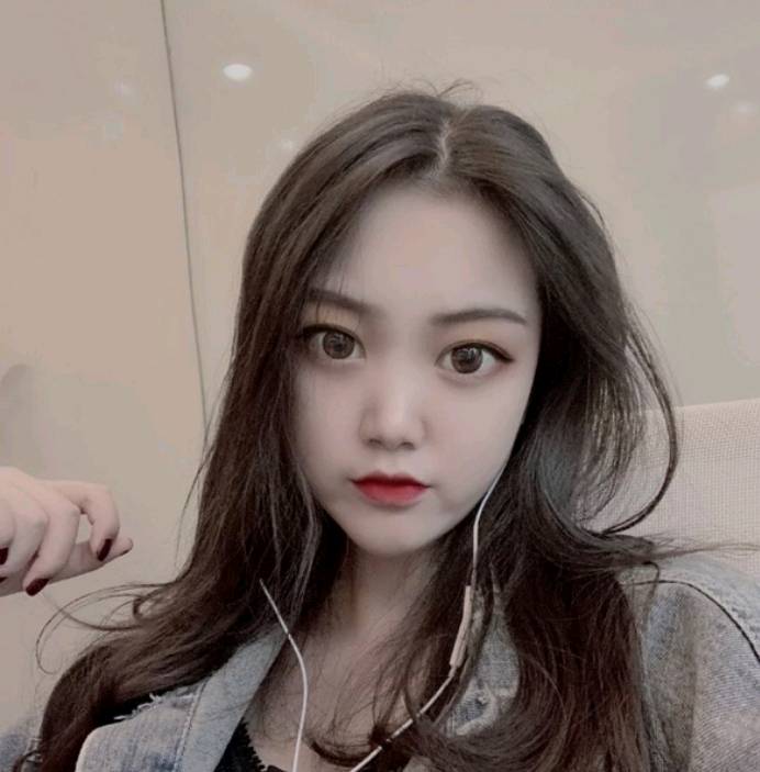 大胸屁股翘的妹妹，后入超棒gj